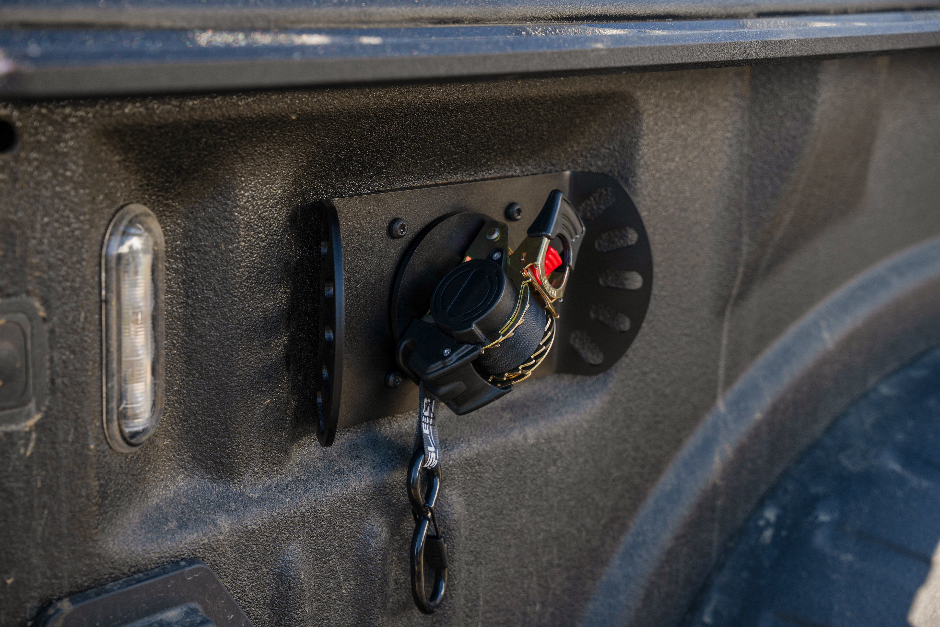 BoxLink 360° Retractable Strap Mounts – Pair (Ford F-150 & Super Duty)