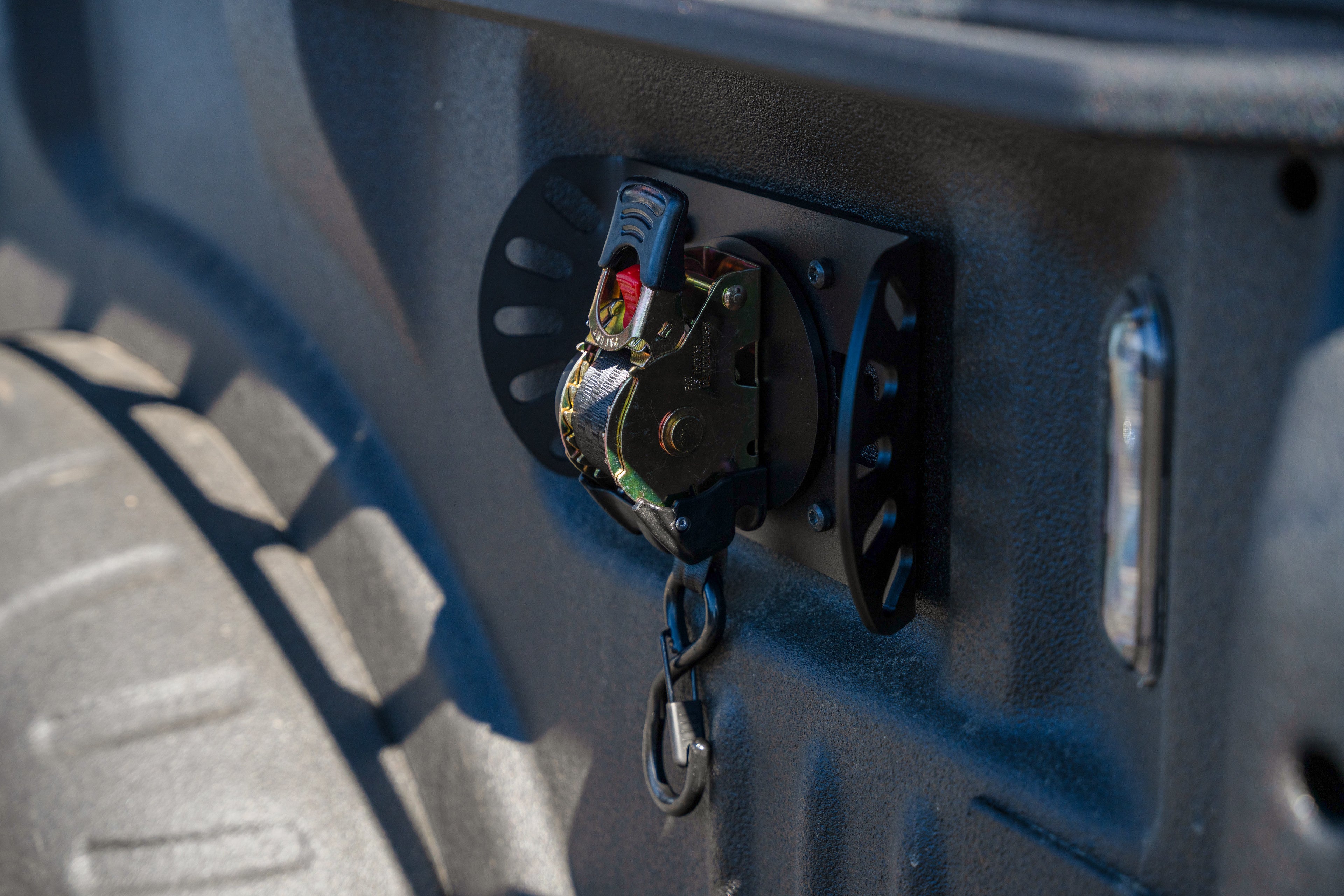 BoxLink 360° Retractable Strap Mounts – Pair (Ford F-150 & Super Duty)